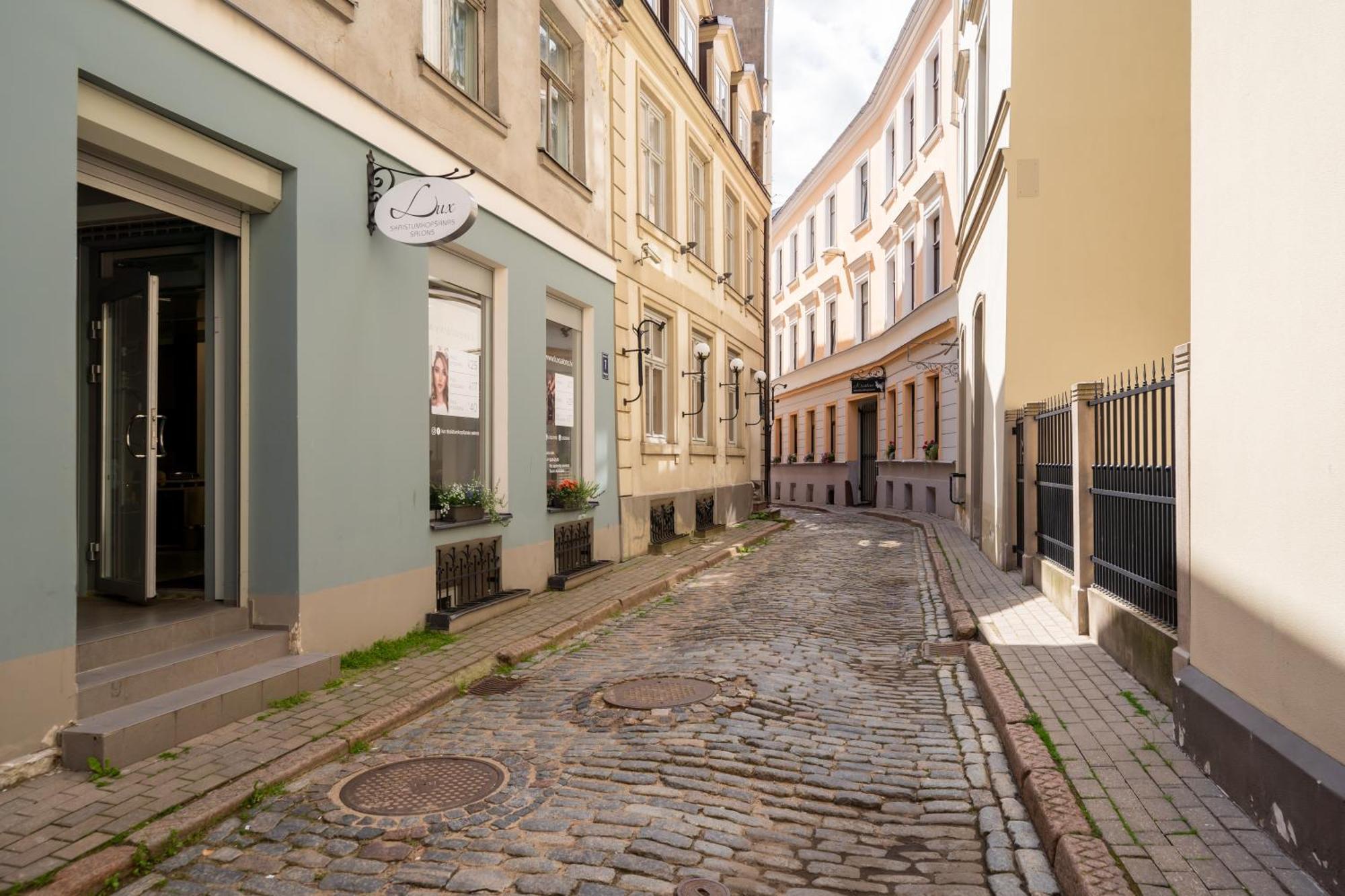 Stylish Old Town Apartment On Mucenieku Street Riga Exterior foto
