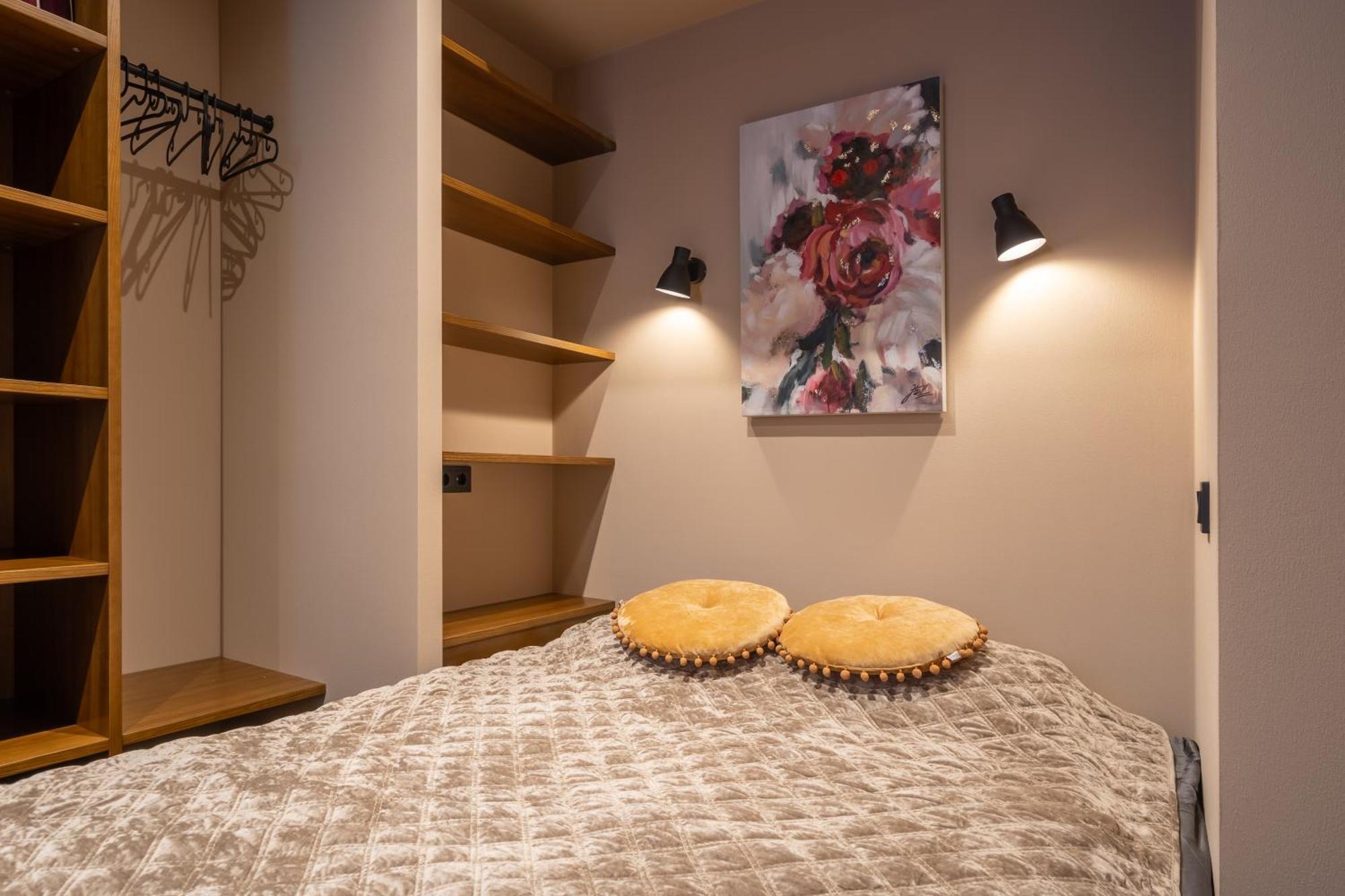 Stylish Old Town Apartment On Mucenieku Street Riga Exterior foto
